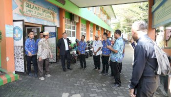 Disdik Makassar Dampingi Wali Kota Pantau Verifikasi SPMB, Tegaskan Seleksi Berjalan Transparan