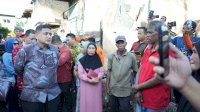 Wali Kota Makassar Serahkan Bantuan Logistik untuk Korban Kebakaran di Kecamatan Tamalate
