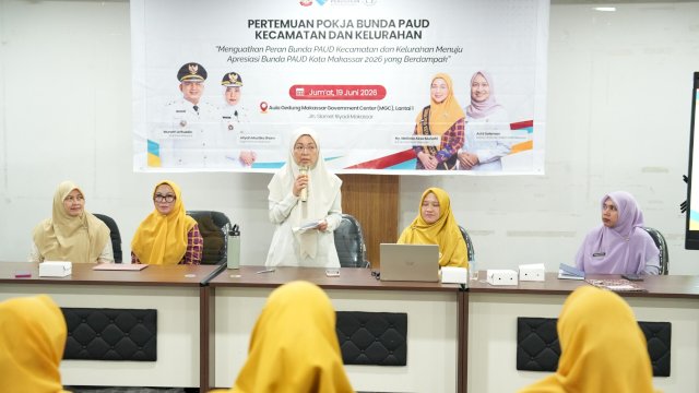 Bunda PAUD Kota Makassar, Melinda Aksa, dalam Rapat Pertemuan Pokja Bunda PAUD Kecamatan dan Kelurahan yang berkolaborasi dengan Dinas Pendidikan Kota Makassar.