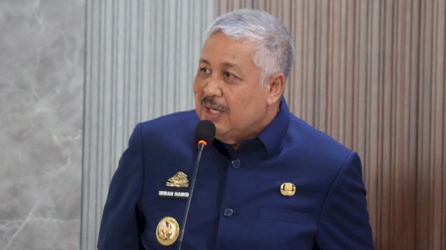 Bupati Pinrang, H.A. Irwan Hamid, S.Sos, saat menghadiri Rapat Paripurna Dewan Perwakilan Rakyat Daerah (DPRD) Kabupaten Pinrang.