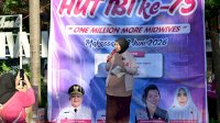 Wawali Makassar Lepas Peserta Jalan Sehat Peringati International Day of the Midwife dan HUT IBI ke-75