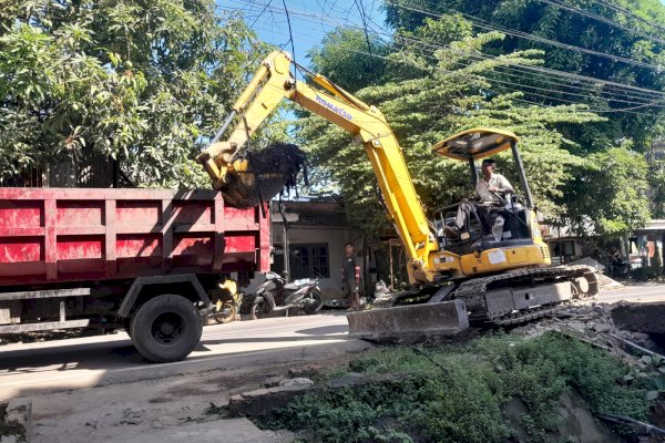 Usai Penertiban PKL, Dinas PU Makassar Kebut Perbaikan Drainase dan Trotoar di Mariso