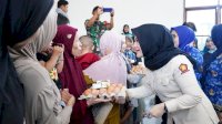 Andi Indah Bareng Wabup Gowa Bawa Langsung Bantuan Gizi untuk Anak Rentan Stunting di Bajeng