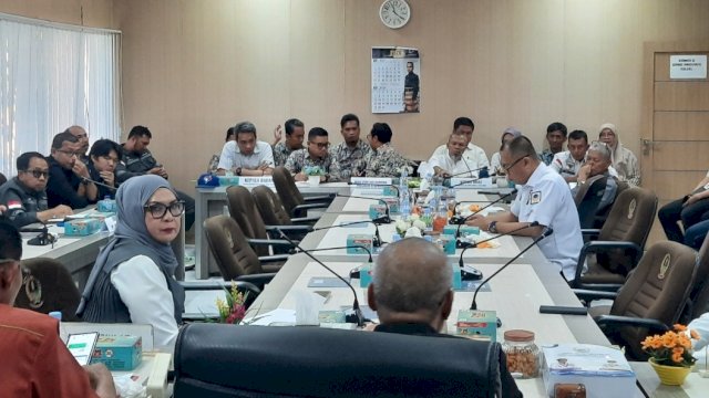 Komisi D DPRD Sulsel rapat kerja bersama Balai Prasarana Permukiman Wilayah (BPPW) Sulawesi Selatan.