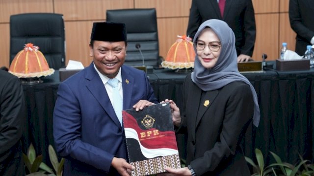 Anggota I BPK RI, Nyoman Adhi Suryadnyana, bersama Ketua DPRD Sulsel, Andi Rachmatika Dewi.
