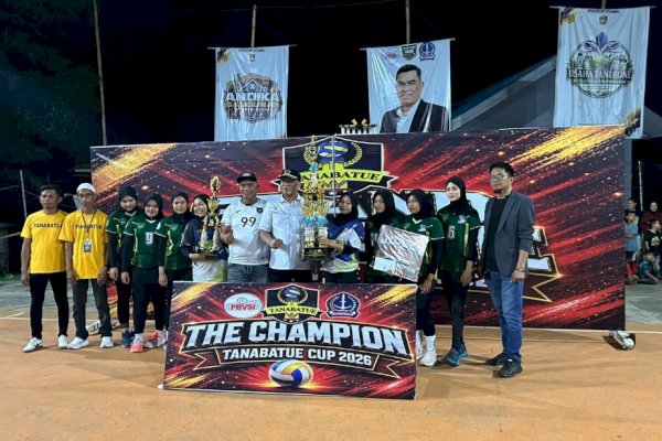 Muhammad Sadar Tutup Tanabatue Cup I 2026, Dorong Pembinaan Atlet Voli Berkelanjutan di Bone