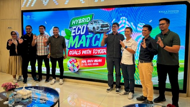 Press Conference yang digelar di Showroom Kalla Toyota Mal Ratu Indah.