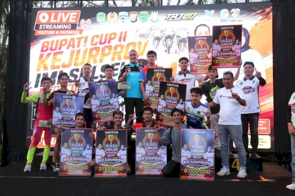 Tutup Road Race Bupati Cup II, Irwan Tambah Bonus Puluhan Juta bagi Juara Umum