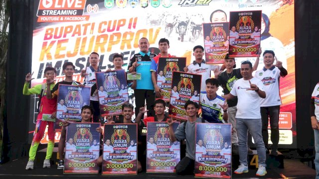 Tutup Road Race Bupati Cup II, Irwan Tambah Bonus Puluhan Juta bagi Juara Umum