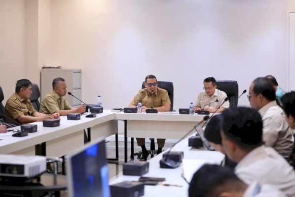 Sekda Zulkifly Pimpin Rakor, Makassar Siapkan Kelurahan Percontohan untuk Program Kampung Redam