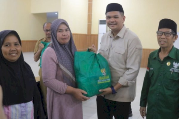 Bupati Bantaeng Uji Nurdin Salurkan 670 Paket Sembako untuk Mustahiq