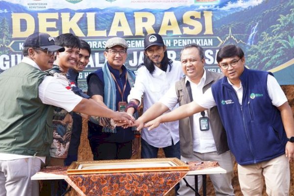 Kemenhut Bersama Mitra Deklarasikan Jalur Pendakian Ajisaka Berstandar Nasional