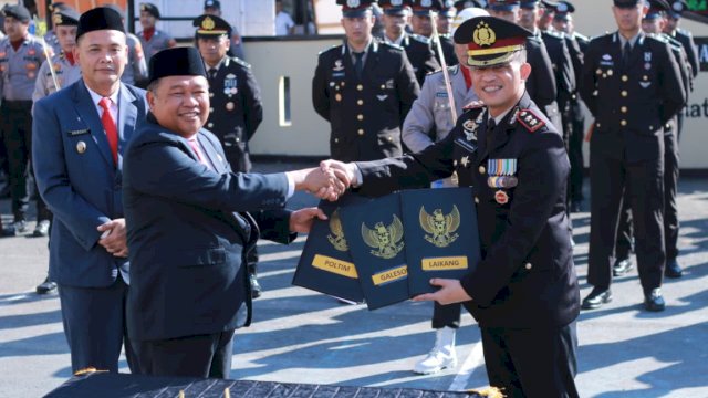Bupati Takalar Hadiri Upacara HUT Bhayangkara ke-80, Serahkan Hibah Empat Bidang Tanah untuk Penguatan Pelayanan Polri