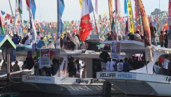 Puluhan Kapal Semarakkan Pesta Nelayan Ujung Labuang, Tradisi Syukur yang Terus Dijaga