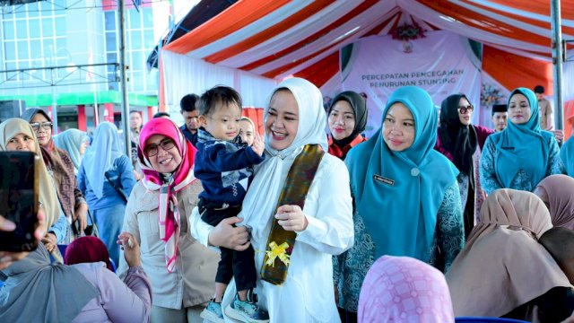 Wagub Sulsel Fatmawati Rusdi Temui Warga di Luwu.