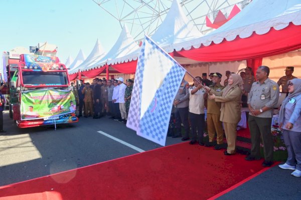 Gubernur dan Wagub Lepas Bantuan Pertanian Rp323 Miliar untuk 24 Kabupaten Kota di Sulsel