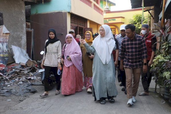 Ketua TP PKK Kota Makassar Tinjau Korban Kebakaran di Kelurahan Mangasa, Berikan Dukungan dan Bantuan