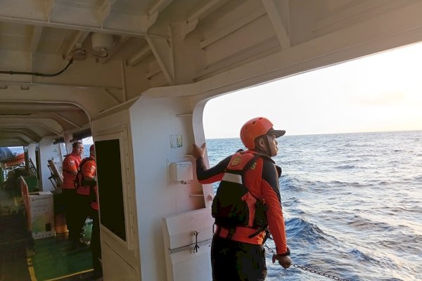 KM Nurul Salsa Tenggelam, Gubernur Sulsel: Kita Bersama Basarnas Sudah Kerahkan Kapal
