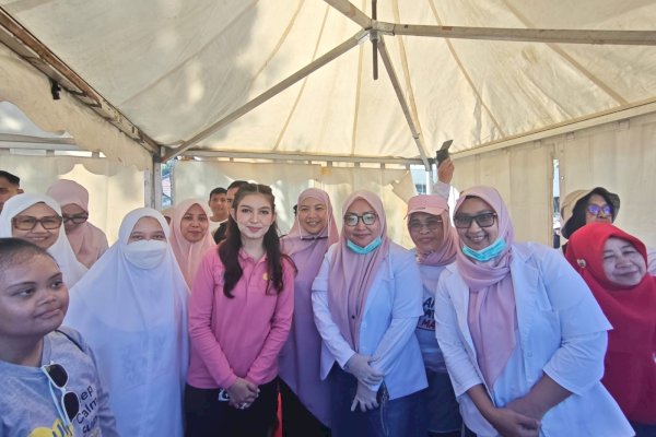 Didampingi Tri Tito Karnavian dan Naoemi Octarina, Selvi Ananda Cek Layanan CKG di Lapangan Hasanuddin