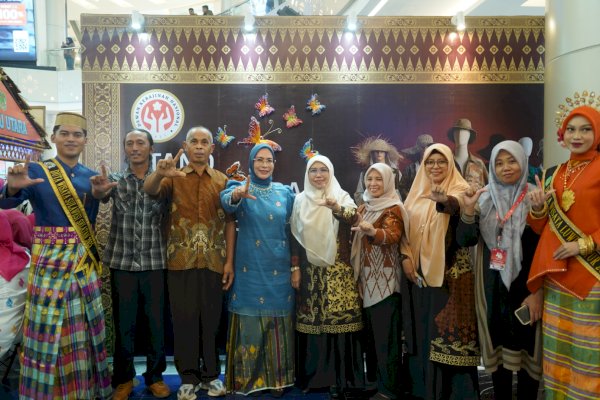 Luwu Timur Perkenalkan Kain Taipa dan Coker Kreasi di HUT Dekranas ke-46