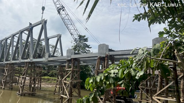 Jembatan Salujambu yang berada di Kecamatan Lamasi, Kabupaten Luwu.