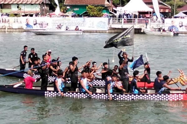 PPS 27 Malili Tampil Terbaik di Ajang Perahu Naga Luwu Timur