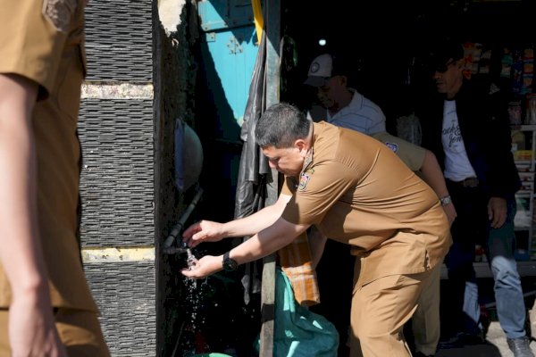 Wali Kota Appi Susuri Lorong di Wilayah Utara, Pastikan Air PDAM Mengalir ke Rumah Warga