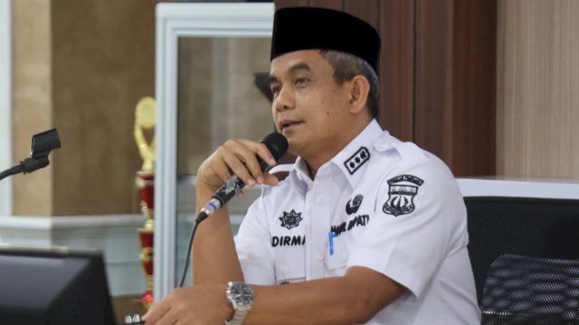 Wakil Bupati Pinrang, Sudirman Bungi, S.IP., M.Si., saat memimpin langsung Rapat Koordinasi Penyusunan Data Produk Domestik Regional Bruto (PDRB) Pinrang.