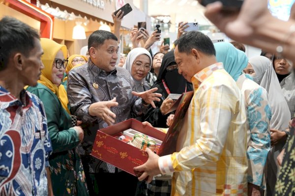 Munafri dan Melinda Terima Penghargaan Dekranas, Makassar Diakui Sukses Kembangkan Kerajinan Tradisional