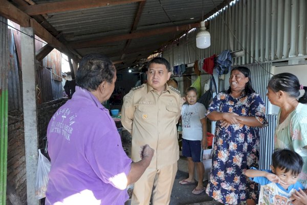 Pastikan Keluhan Warga Teratasi, Munafri Cek Langsung Aliran Air hingga ke Dapur Rumah