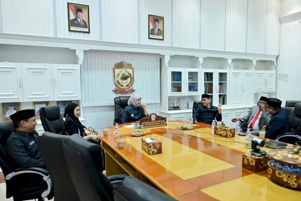 Wawali Makassar Sampaikan Penjelasan Wali Kota atas Ranperda Pertanggungjawaban APBD 2025 Secara Daring