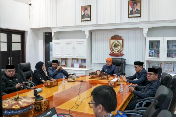 Wawali Makassar Sampaikan Jawaban Wali Kota atas Pandangan Umum Fraksi DPRD Secara Daring
