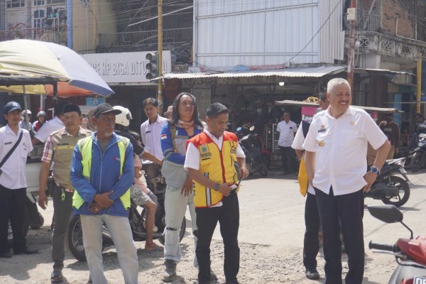 Irwan Hamid Tinjau Pembenahan Drainase, Pemkab Pinrang Antisipasi Banjir Sebelum Musim Hujan