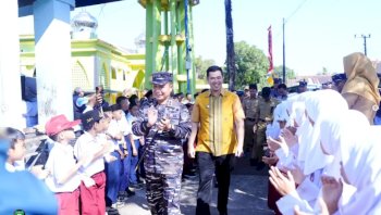Bupati Yusran Lalogau Apresiasi Bakti Sosial Kodaeral VI di Pangkep, Perkuat Sinergi TNI AL dan Pemda