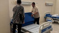 Bupati Irwan Sidak Dinsos, PUPR, dan RS Atue, Tegaskan Disiplin ASN