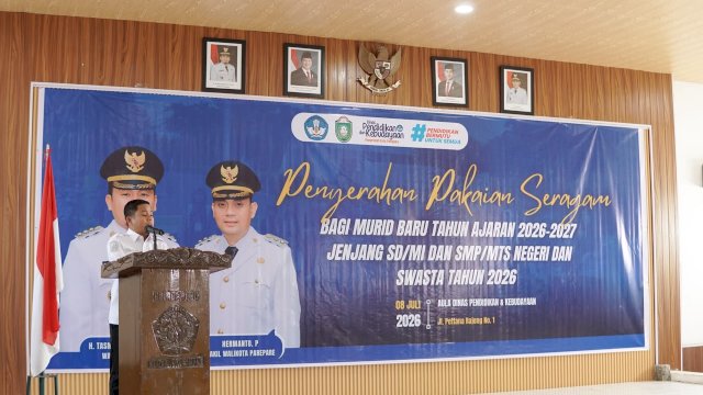 Tasming Hamid-Hermanto Realisasikan Janji Seragam Sekolah Gratis