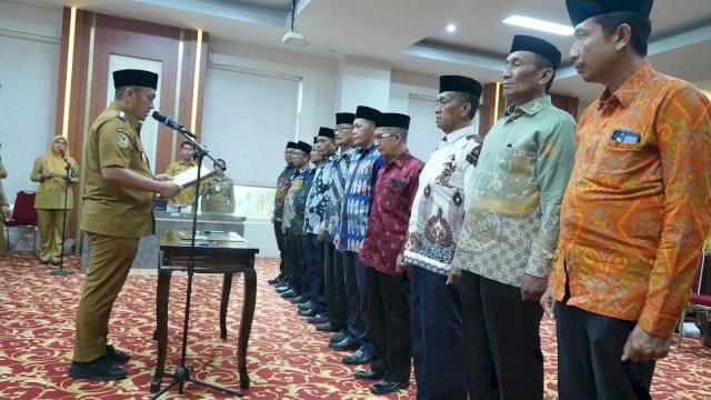 Kukuhkan Dewan Pendidikan Lutim, Bupati : Perkuat Pengawasan dan Tingkatkan Mutu Pendidikan