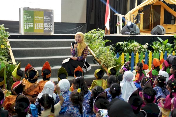 Bunda PAUD Makassar Ajak Anak Cintai Lingkungan Lewat Storytelling “Jelajah Hijau di Pantai Losari”