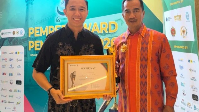 Komitmen Keterbukaan Informasi Berbuah Prestasi, Bupati Chaidir Syam Raih Pemred Award 2026