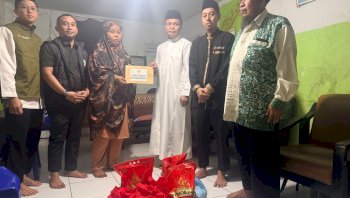 Gubernur Sulsel Salurkan Bantuan untuk Keluarga Anak Korban Tenggelam di Pantai Depan Masjid 99 Kubah