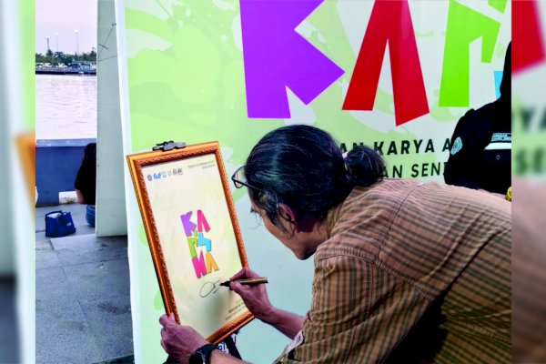 Dari Proses Akademik ke Ruang Pamer, Mahasiswa Seni Rupa Unismuh Makassar Gelar KARISMA 2026