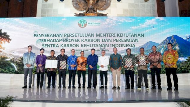 Peluncuran Indonesia Forestry Carbon Hub (Sentra Karbon Kehutanan Indonesia) serta penyerahan Persetujuan Menteri Kehutanan (Menhut) terkait Penerbitan Unit Karbon dengan Skema Non-Sertifikat Pengurangan Emisi Gas Rumah Kaca (Non-SPE GRK) kepada sejumlah proyek kehutanan yang telah siap beroperasi.