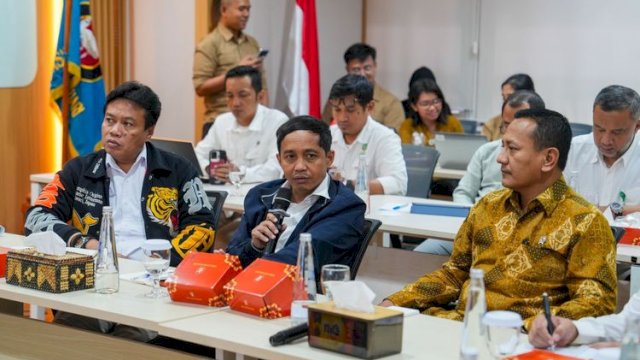 Menhut Raja Juli Antoni mengevaluasi standar kebutuhan personel dan peralatan Manggala Agni sebagai bagian dari penguatan kesiapsiagaan menghadapi karhutla.