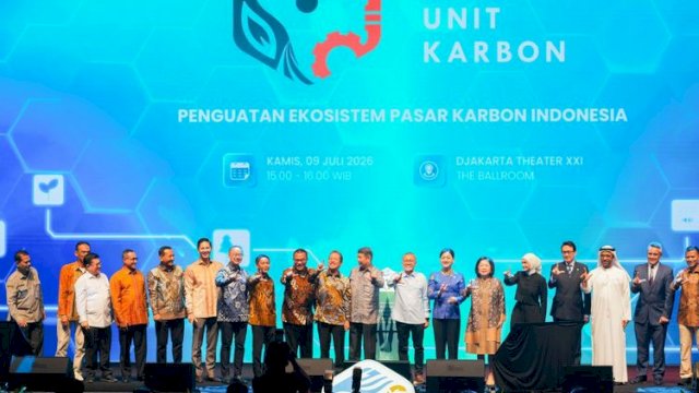Menteri Kehutanan Raja Juli Antoni dan Wakil Menteri Kehutanan Rohmat Marzuki pada peluncuran Sistem Registri Unit Karbon (SRUK).