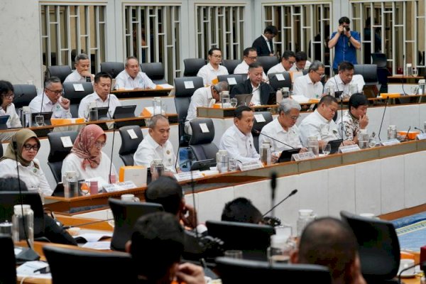 Wakil Menteri Kehutanan Hadiri Raker Komisi IV DPR RI Bahas LKPP dan Isu Aktual