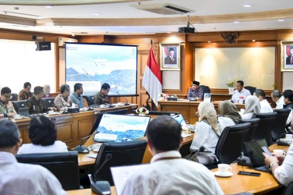 Menhut Raja Juli Dorong Pemanfaatan Teknologi Drone untuk Perkuat Pengawasan Hutan