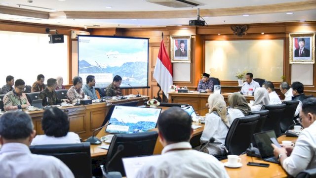 Kehutanan (Menhut) Raja Juli Antoni menerima audiensi jajaran PT Dirgantara Indonesia (PTDI) di Manggala Wanabakti, Jakarta.