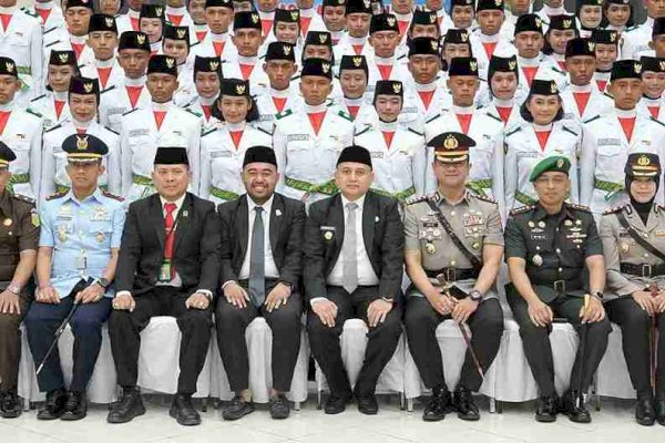 Andi Suharmika Hadiri Pengukuhan 70 Paskibraka Kota Makassar