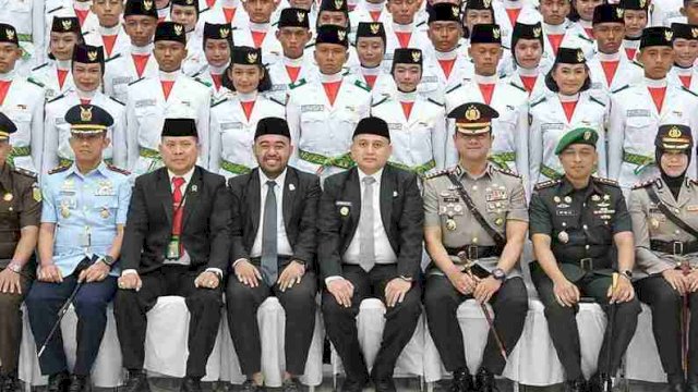Andi Suharmika Hadiri Pengukuhan 70 Paskibraka Kota Makassar