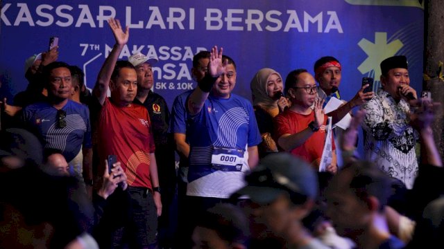 Wali Kota Makassar Lepas Peserta dan Ramaikan Kategori 10K Makassar SMAnSA Run 2026